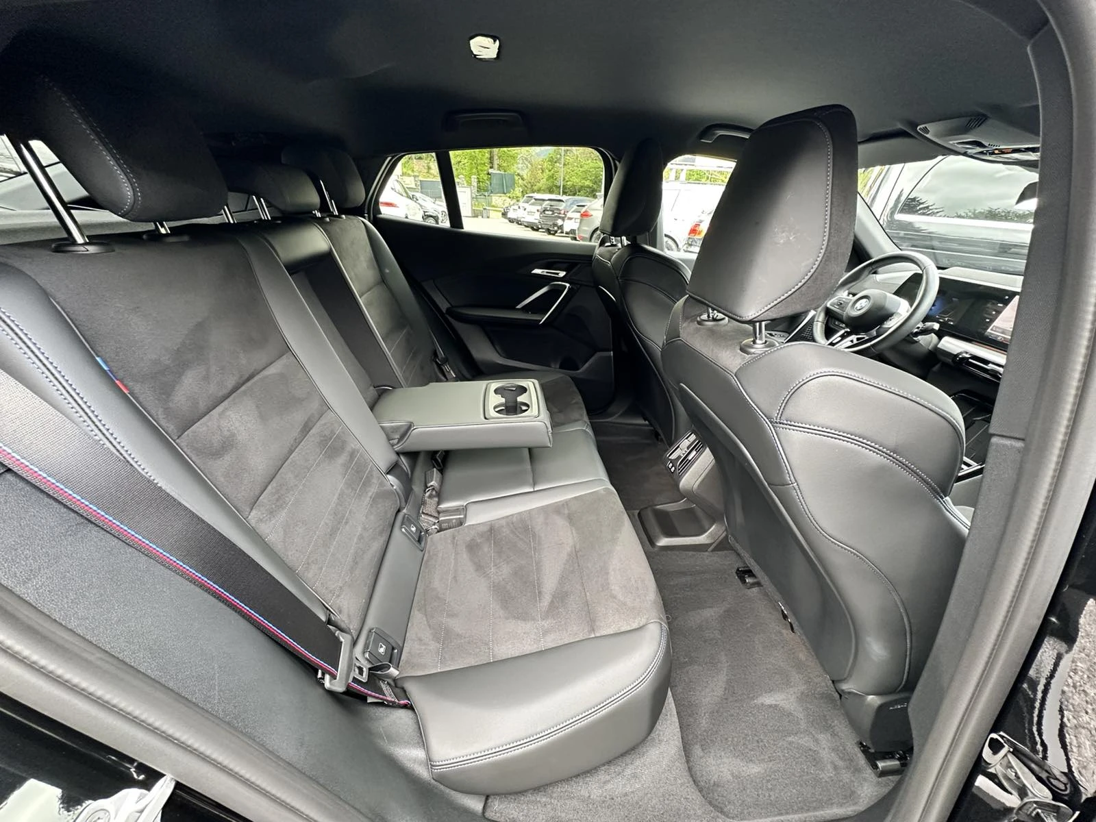 BMW iX2 eDrive20, снимка 15 - Автомобили и джипове - 54509523