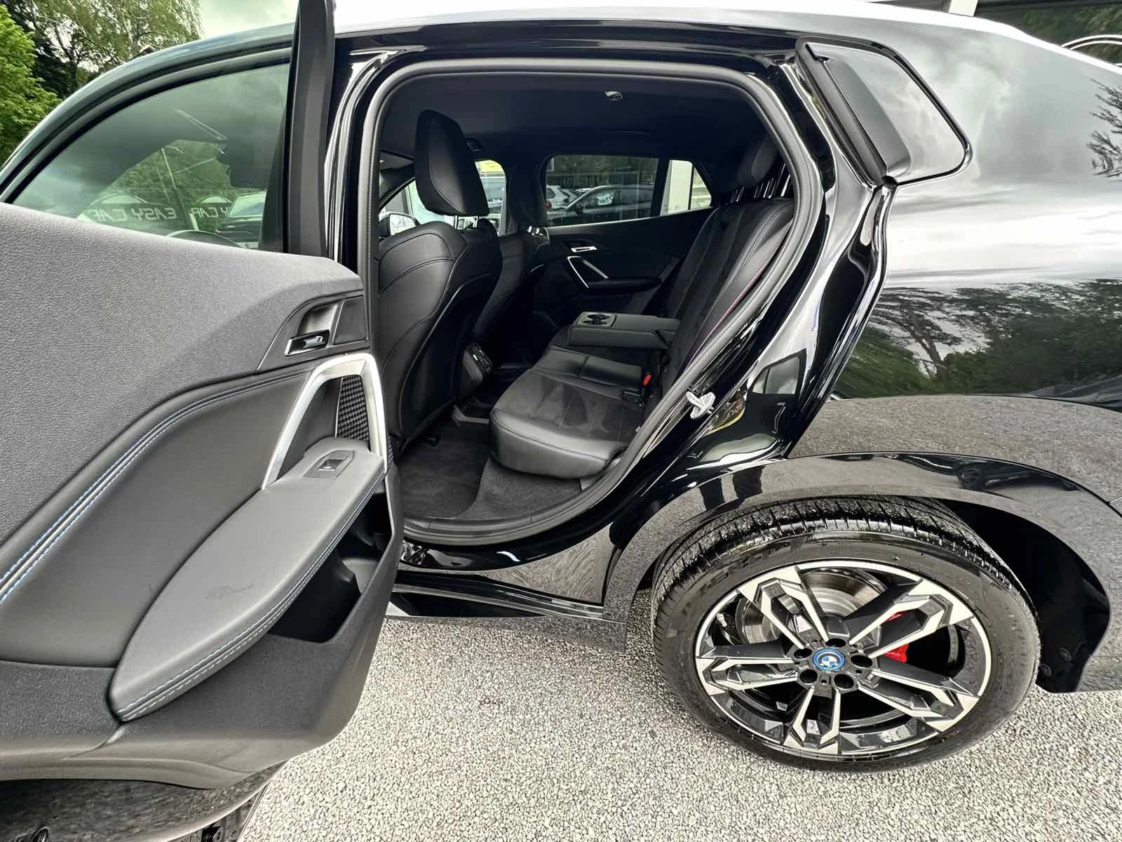 BMW iX2 eDrive20, снимка 16 - Автомобили и джипове - 54509523