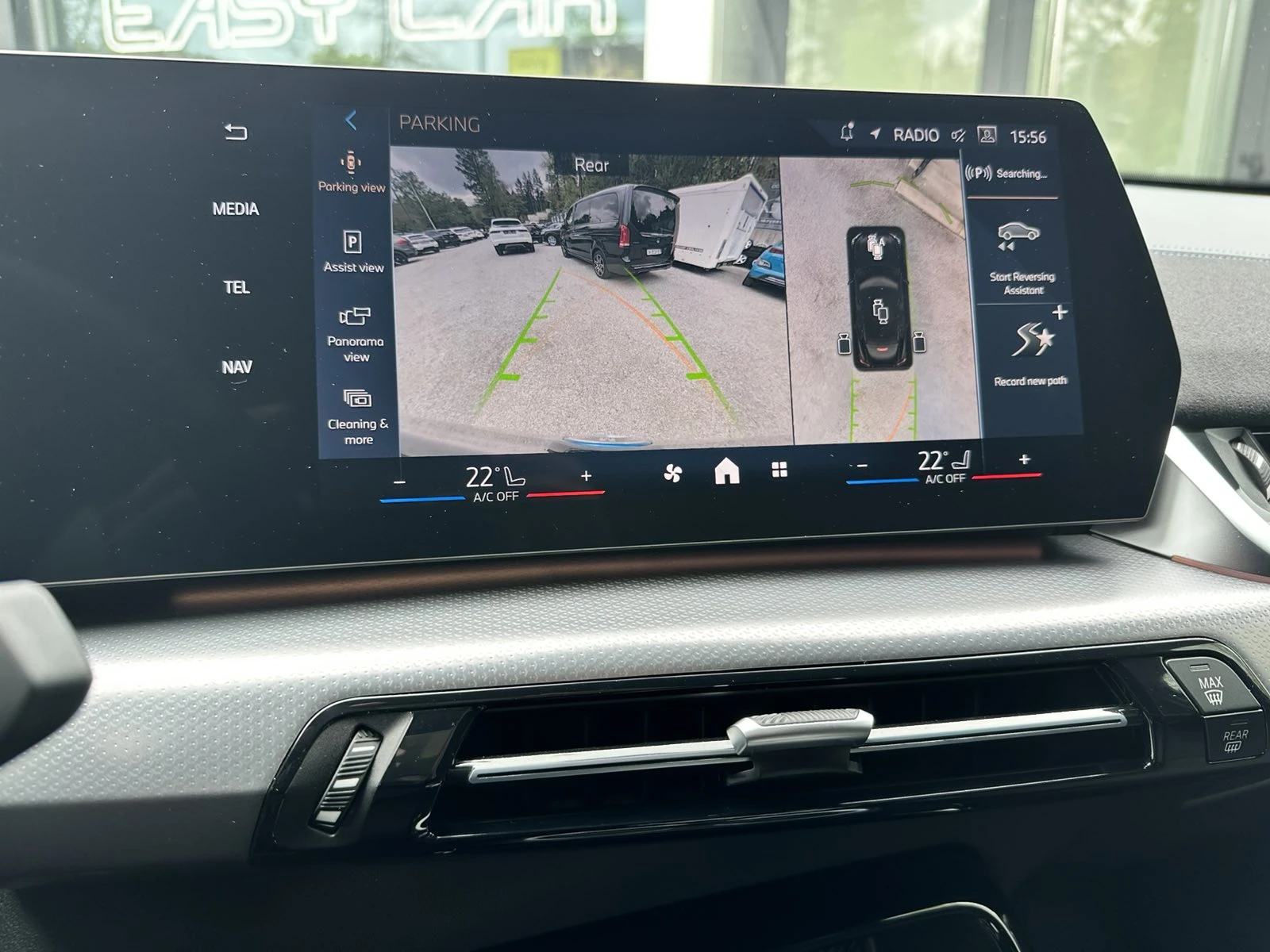 BMW iX2 eDrive20, снимка 10 - Автомобили и джипове - 54509523