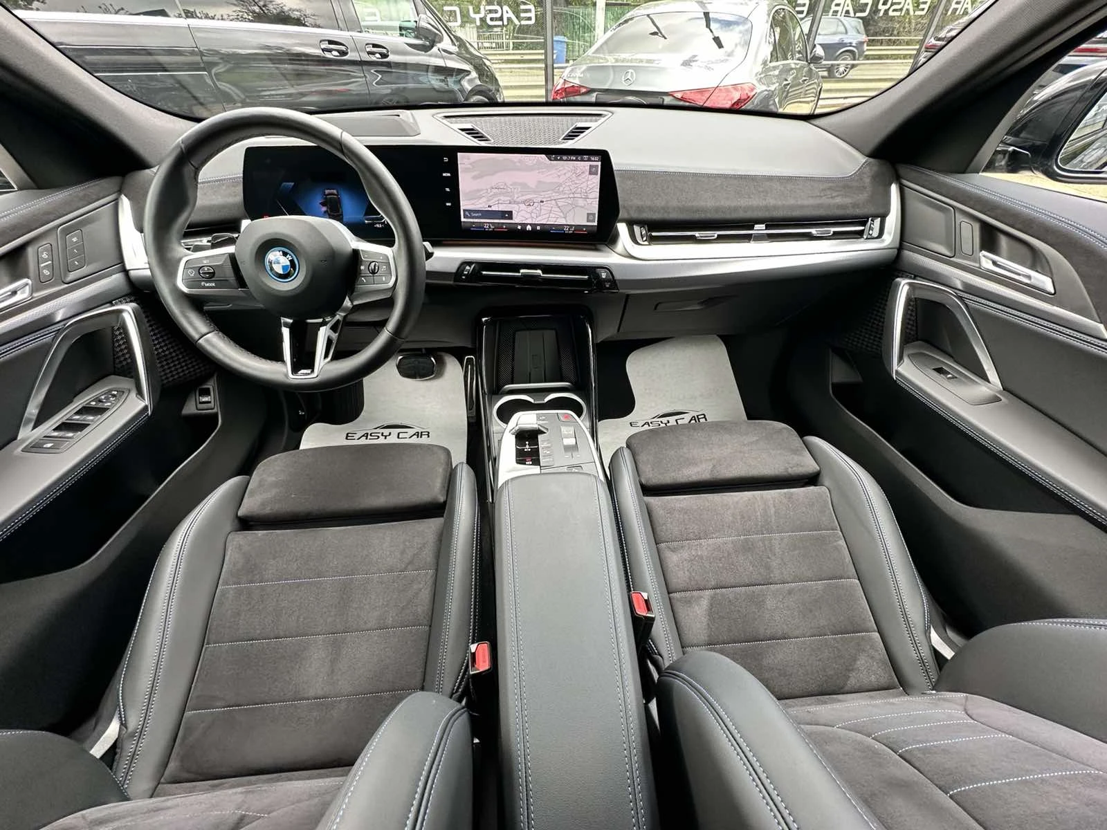 BMW iX2 eDrive20, снимка 8 - Автомобили и джипове - 54509523