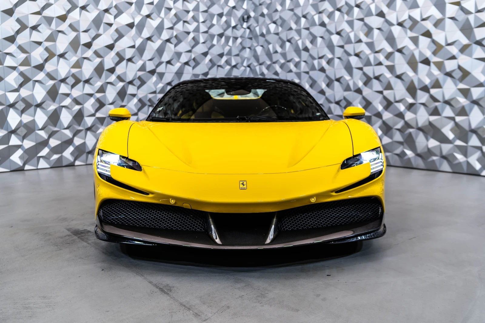 Ferrari SF 90 Spider Giallo Modena