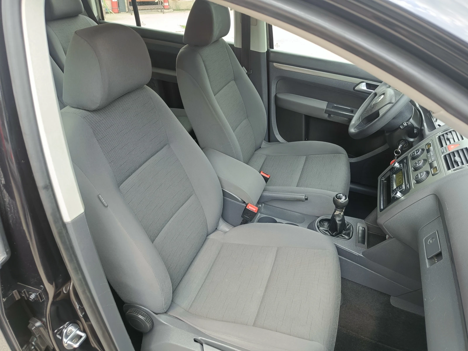 VW Touran 1.9 BARTER 105, снимка 13 - Автомобили и джипове - 54802988