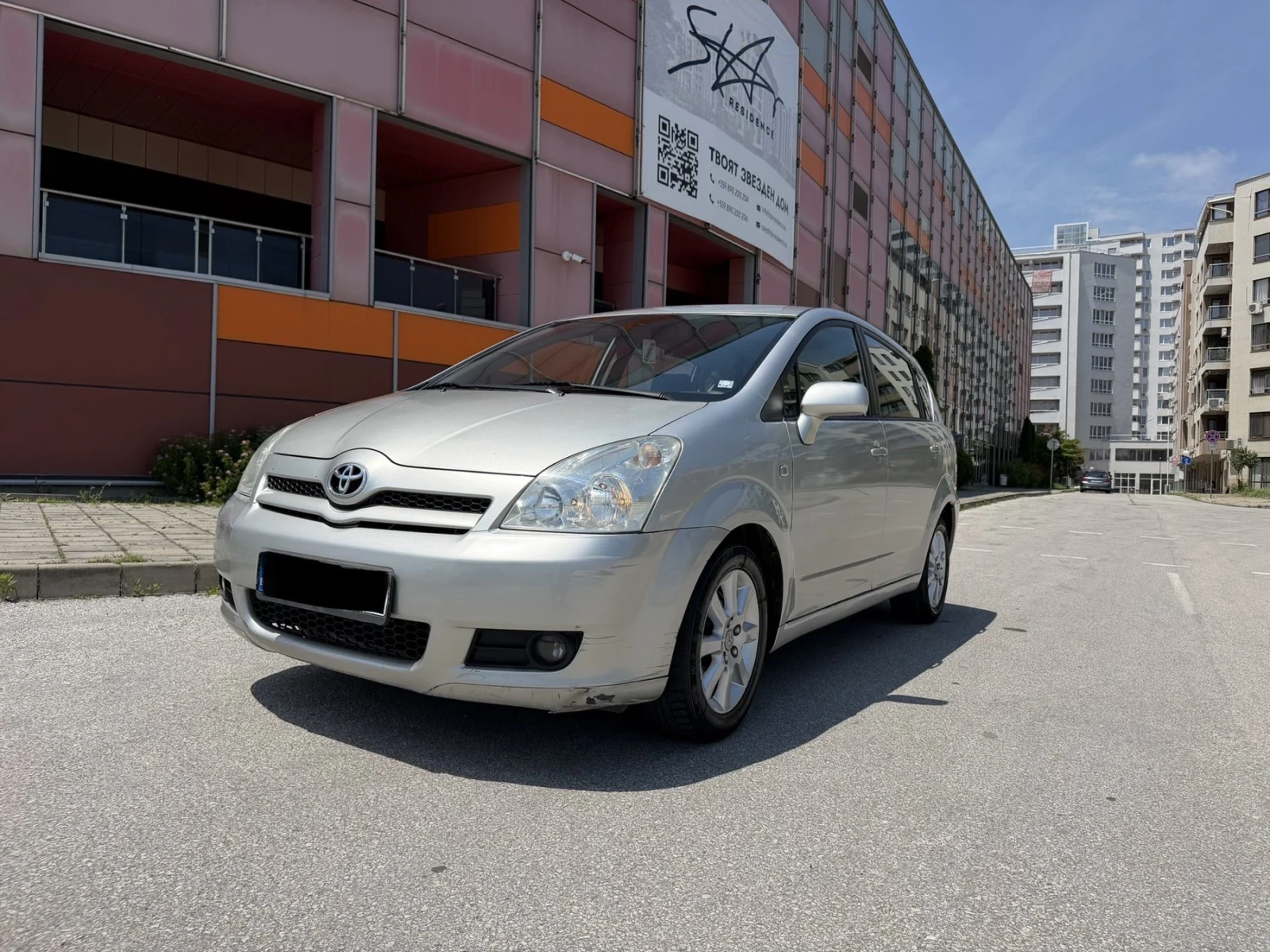 Toyota Corolla verso 2.2 D-4D, снимка 3 - Автомобили и джипове - 54839453