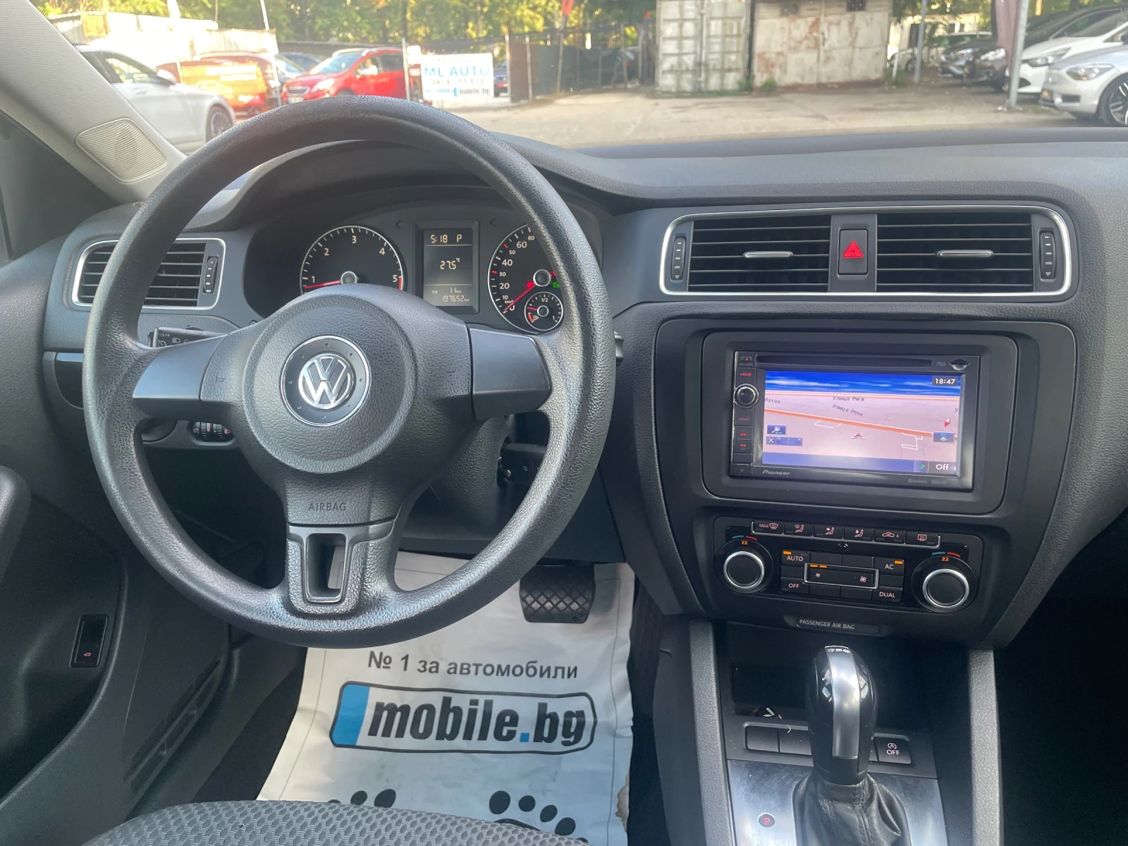 VW Jetta 1.6TDI-DSG, снимка 11 - Автомобили и джипове - 55251215