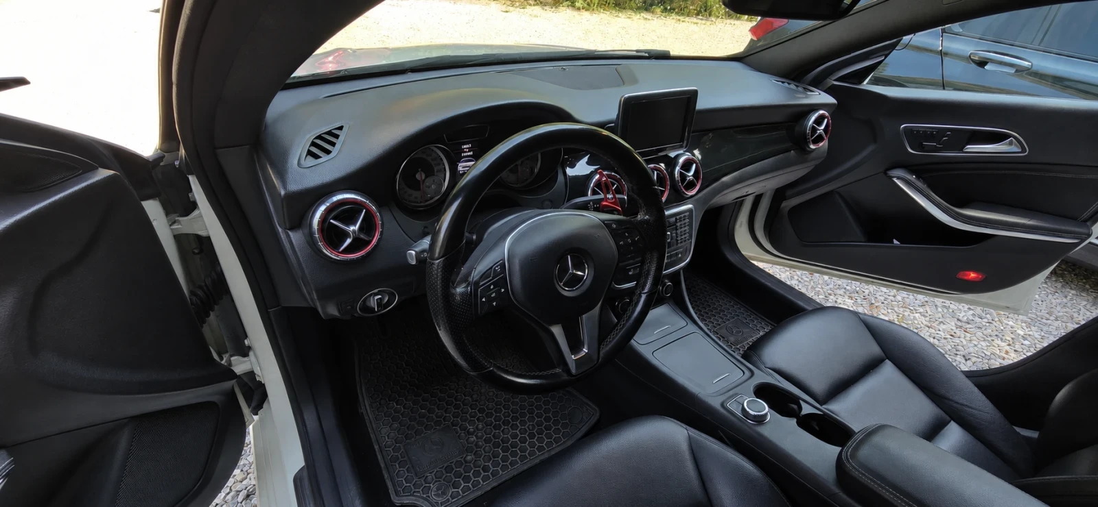 Mercedes-Benz CLA 250, снимка 10 - Автомобили и джипове - 55778445