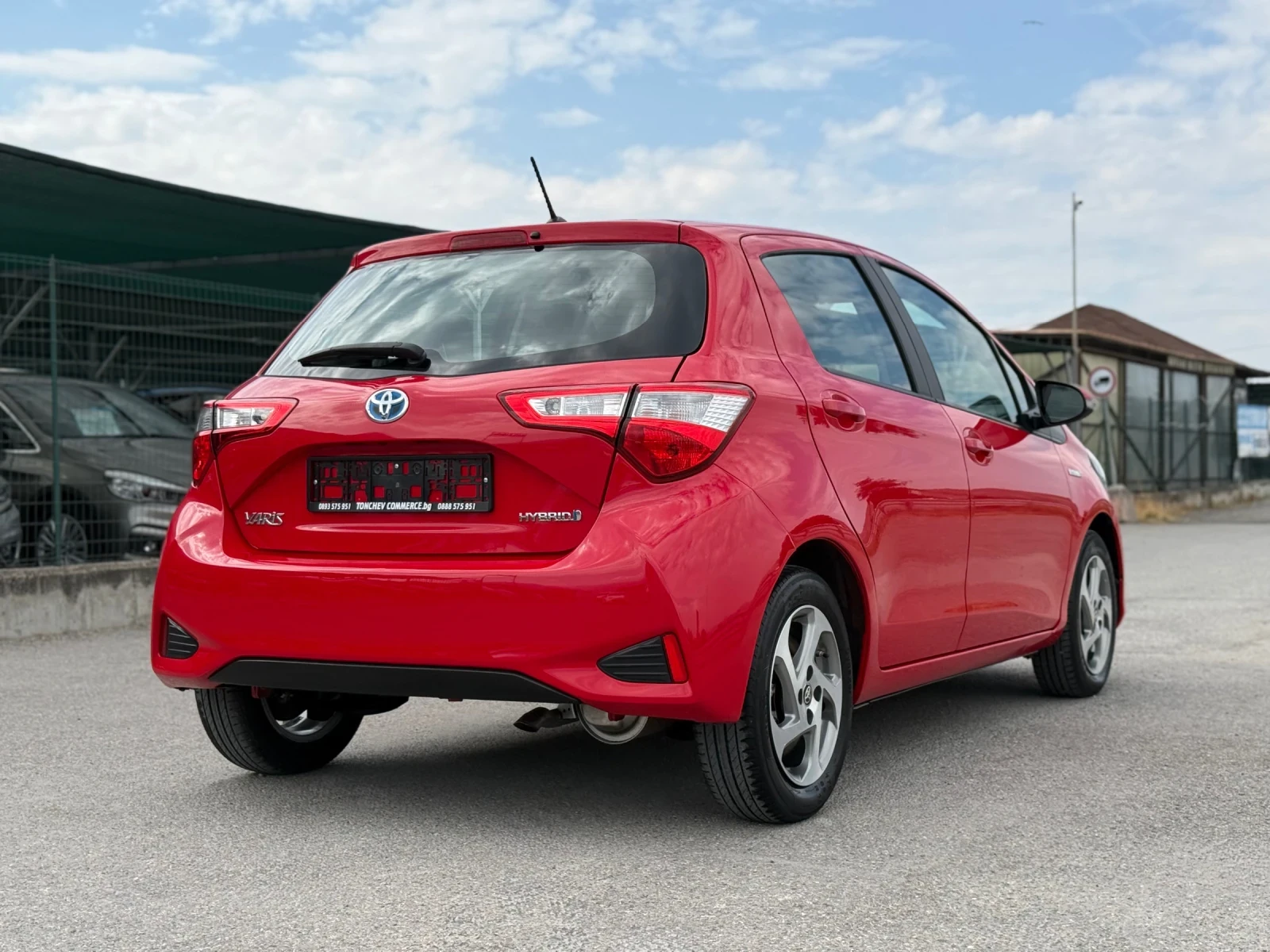 Toyota Yaris 1.5i-HYBRID-141.000km-EURO-6C-NEW FACE-NAVI-TOP, снимка 6 - Автомобили и джипове - 56045569