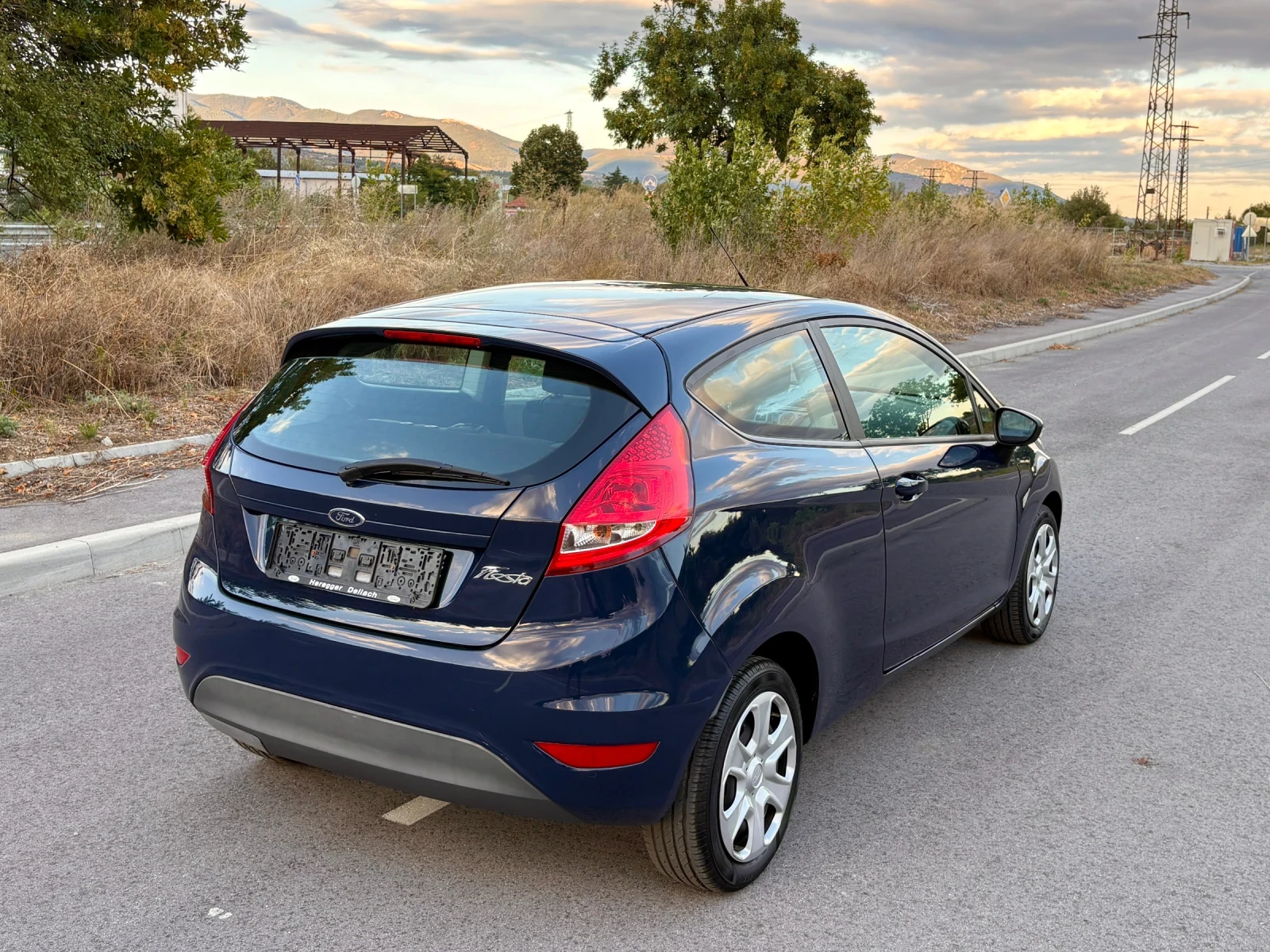 Ford Fiesta 1.25i Климатик* от 1-ви собственик* 165 000км* , снимка 4 - Автомобили и джипове - 56067939