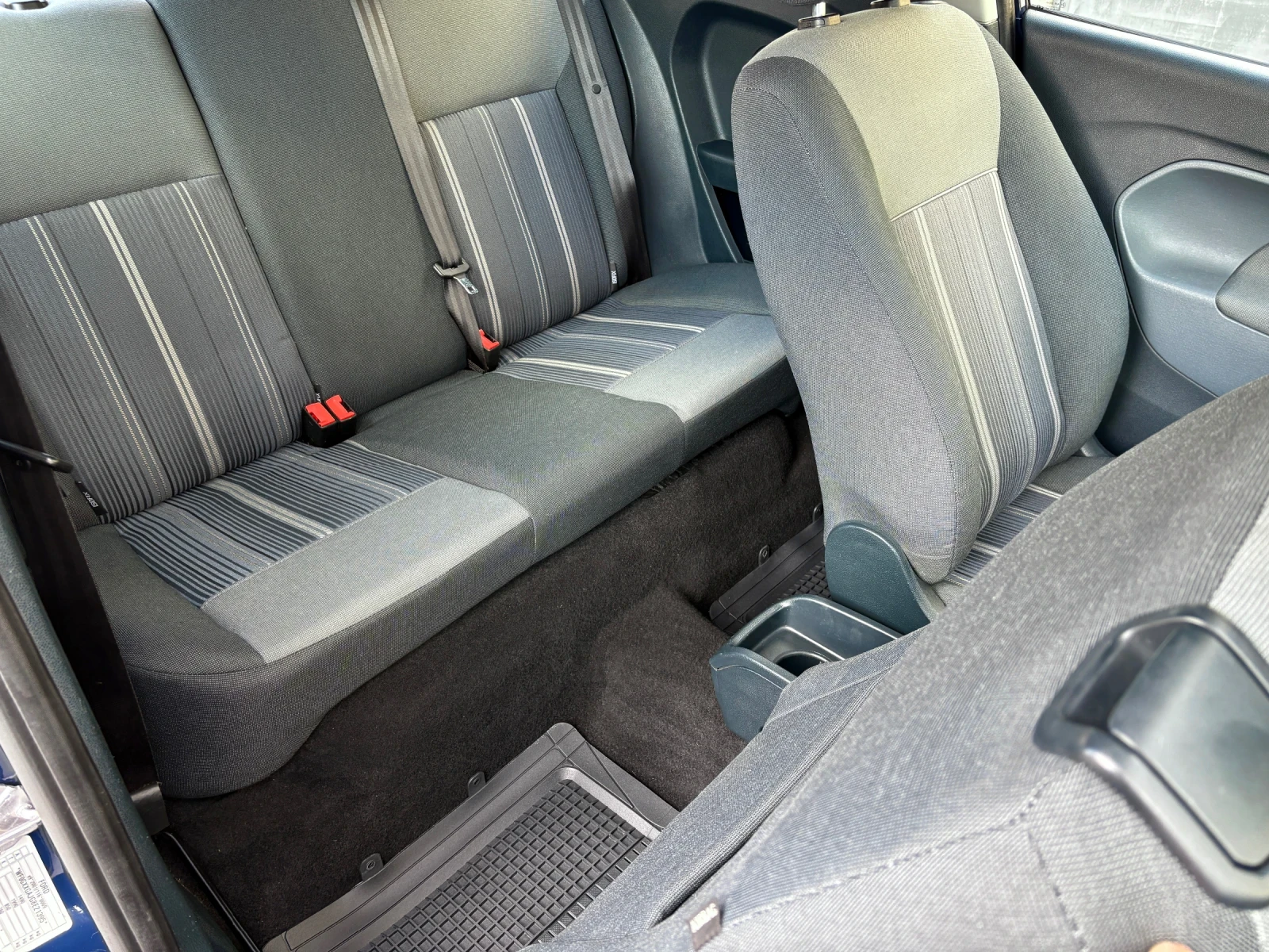 Ford Fiesta 1.25i Климатик* от 1-ви собственик* 165 000км* , снимка 9 - Автомобили и джипове - 56067939