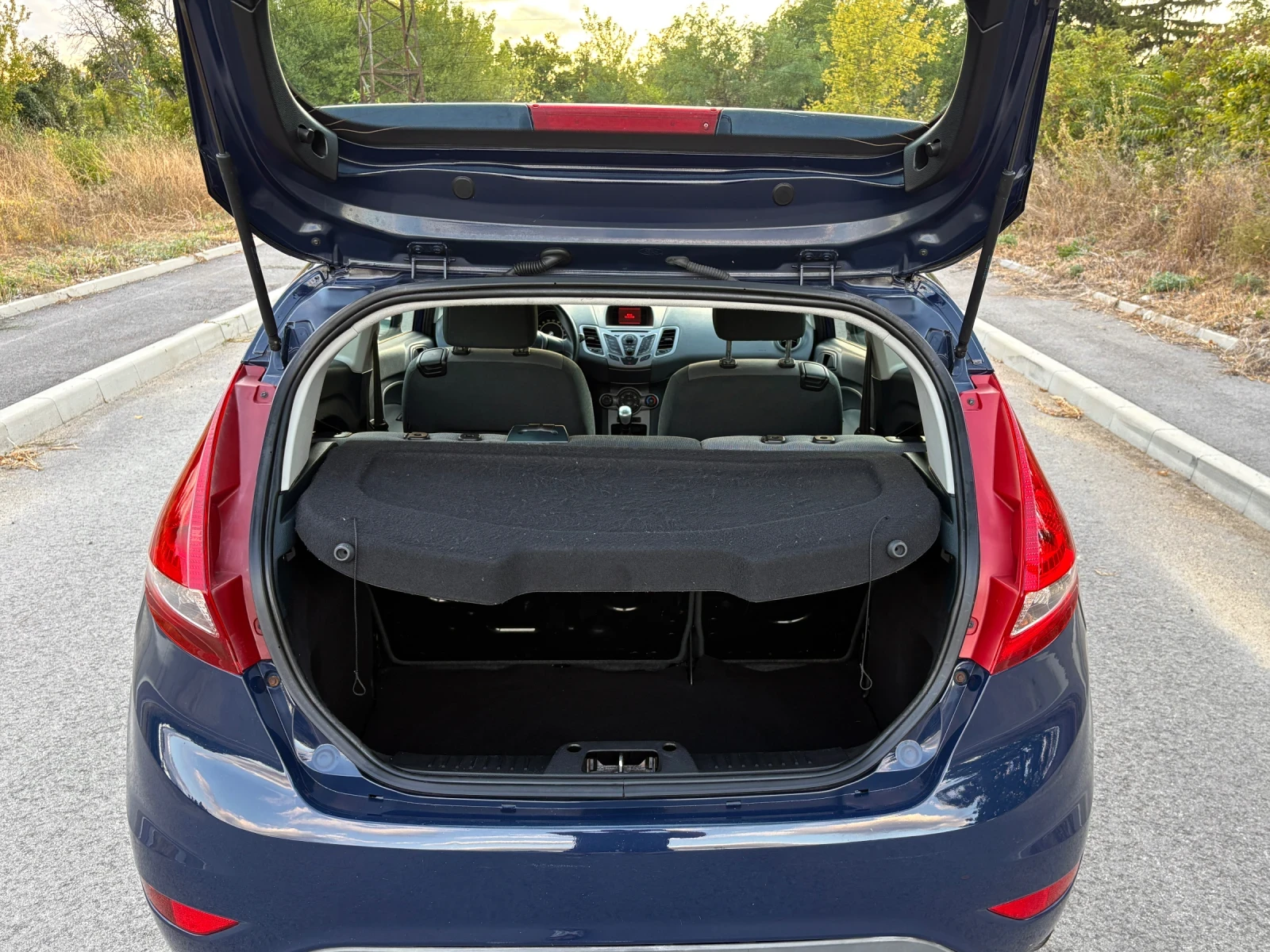 Ford Fiesta 1.25i Климатик* от 1-ви собственик* 165 000км* , снимка 12 - Автомобили и джипове - 56067939