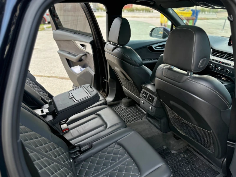 Audi SQ7 * V8D| Амбиентно| Панорама | MATRIX | 22 Джанти, снимка 10 - Автомобили и джипове - 52486385