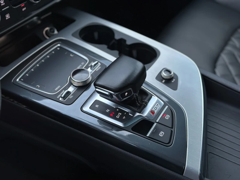 Audi SQ7 * V8D| Амбиентно| Панорама | MATRIX | 22 Джанти, снимка 8 - Автомобили и джипове - 52486385