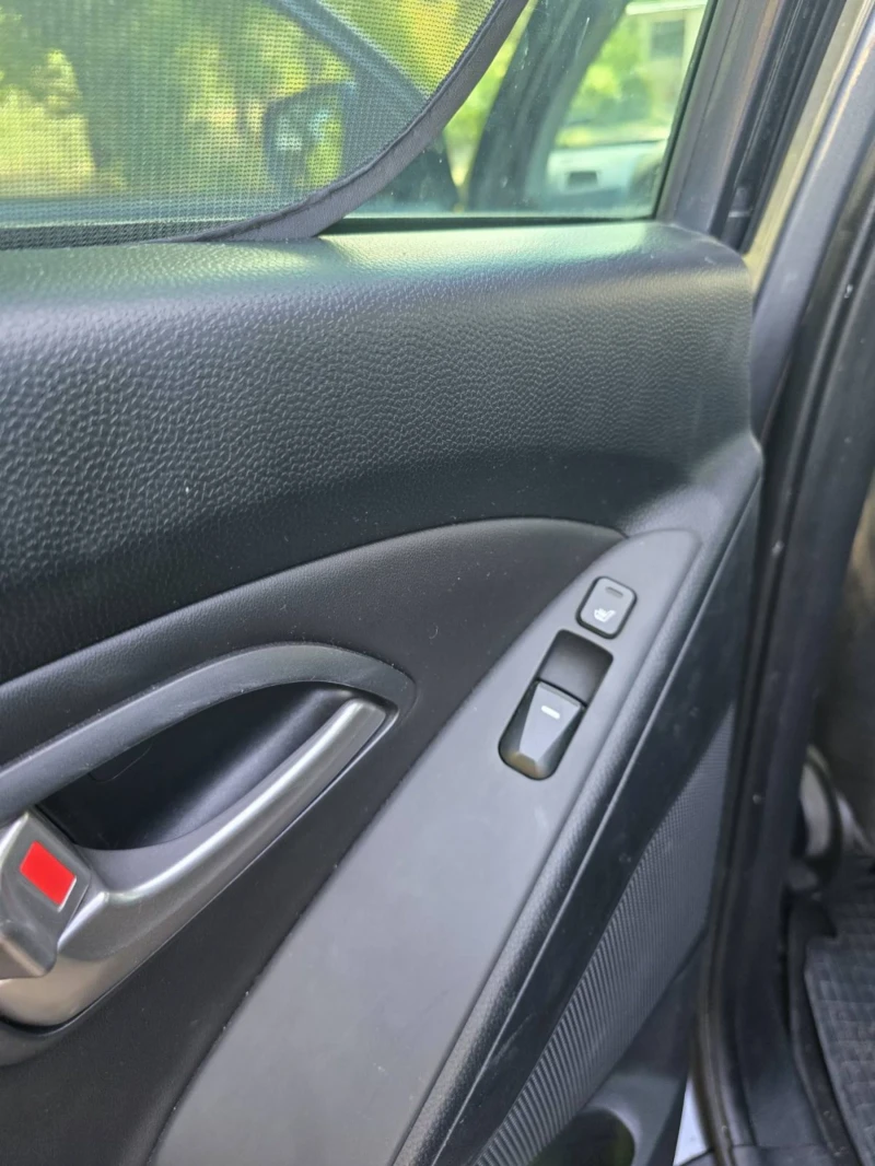 Hyundai IX35 2.0 CRDI 4X4, снимка 7 - Автомобили и джипове - 52427647