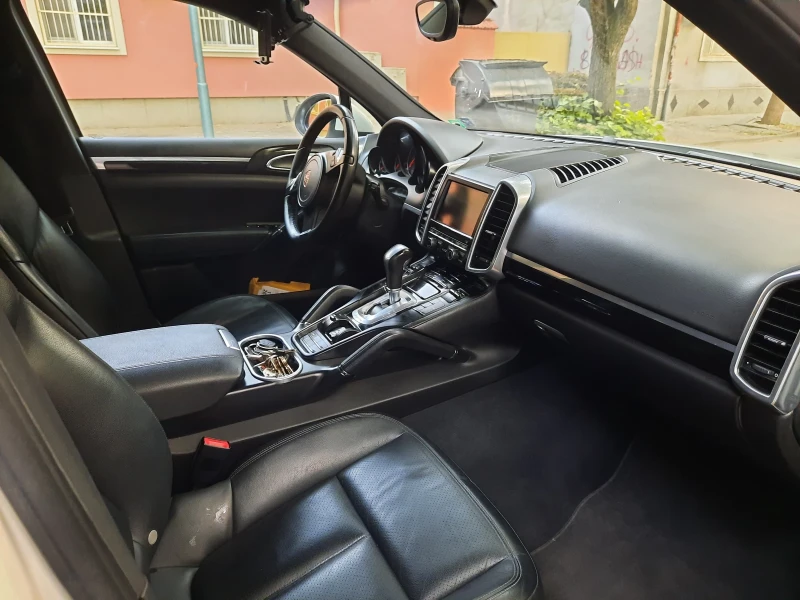 Porsche Cayenne 3.0D, снимка 2 - Автомобили и джипове - 52838700
