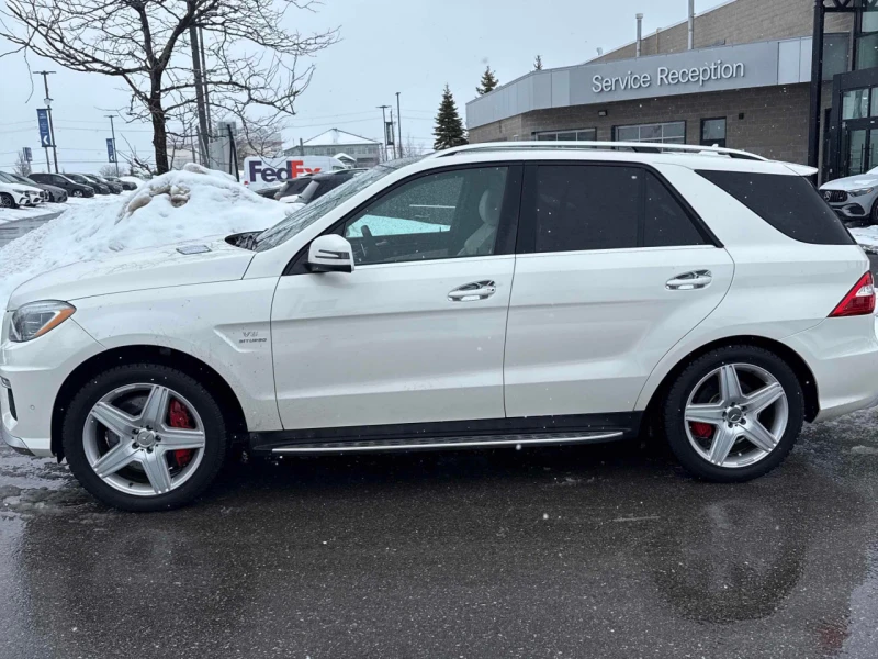 Mercedes-Benz ML 63 AMG * 360* ОБДУХВАНЕ* ПРЕДСТАВИТЕЛСТВО НА MERCEDES* , снимка 4 - Автомобили и джипове - 53577038