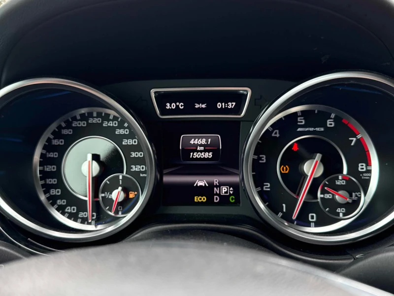 Mercedes-Benz ML 63 AMG * 360* ОБДУХВАНЕ* ПРЕДСТАВИТЕЛСТВО НА MERCEDES* , снимка 8 - Автомобили и джипове - 53577038