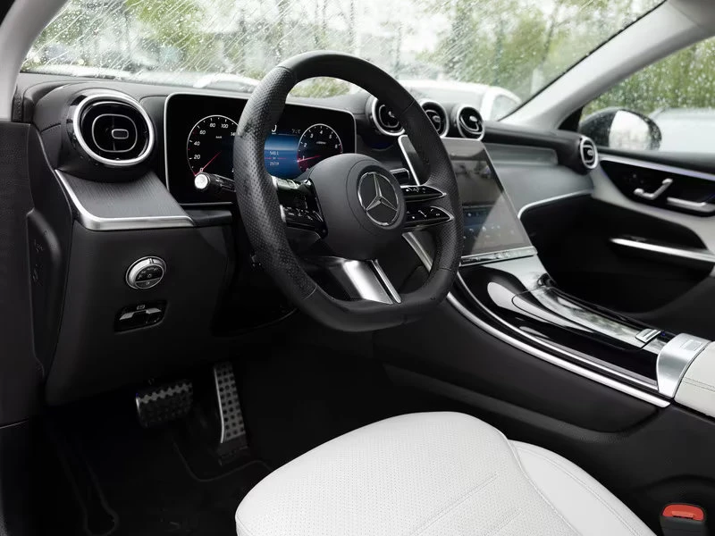 Mercedes-Benz GLC 200/AMG-SPORT/204HP/4M/COUPE/PANO/NIGHT/MEMO/276f - изображение 6