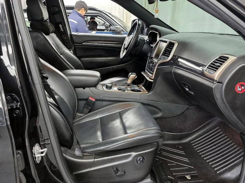 Jeep Cherokee 3.0 Diesel Overland| 240к.с.| ВКЛ.ТЕХНОТЕСТ, снимка 11 - Автомобили и джипове - 55130388