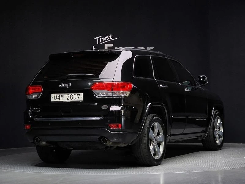 Jeep Cherokee 3.0 Diesel Overland| 240к.с.| ВКЛ.ТЕХНОТЕСТ, снимка 2 - Автомобили и джипове - 55130388