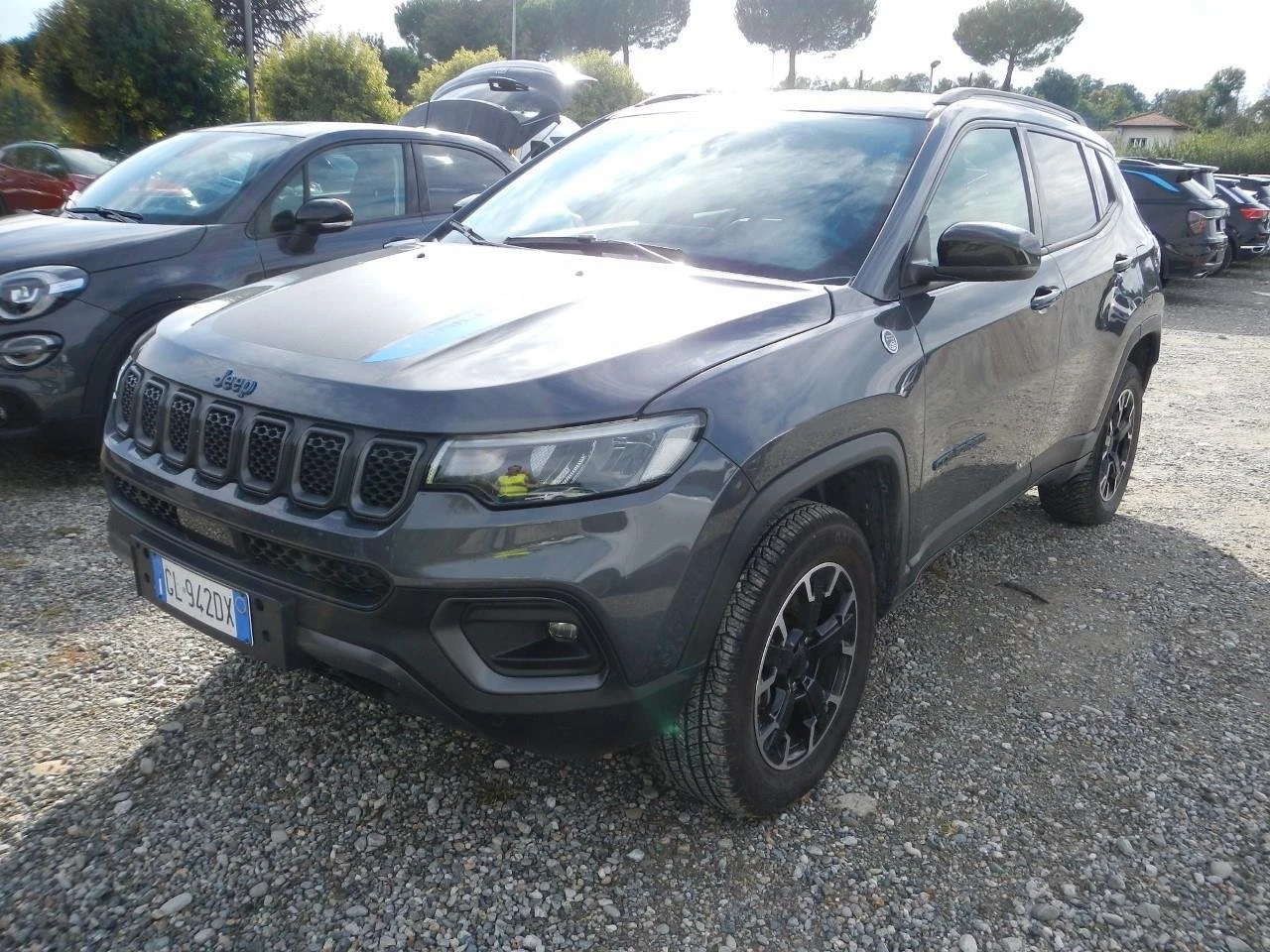 Jeep Compass Trail Hawk Plug-In-Hybrid - изображение 2