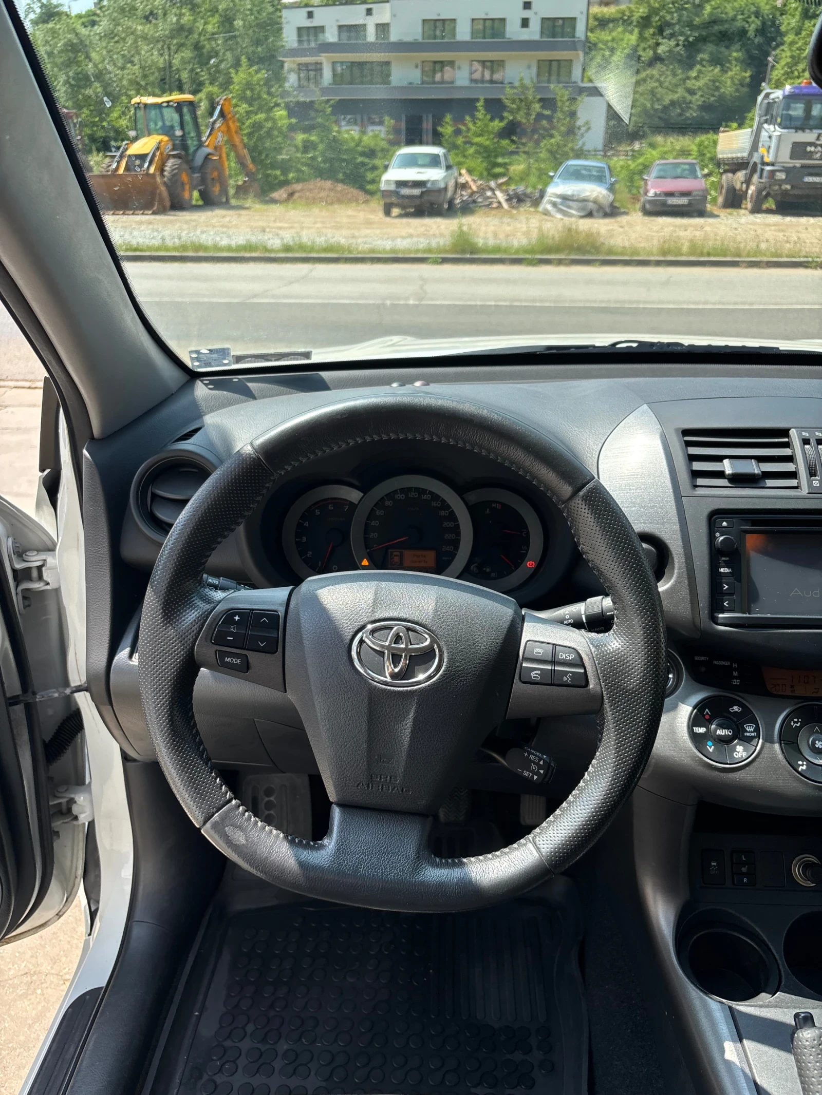 Toyota Rav4  - изображение 8