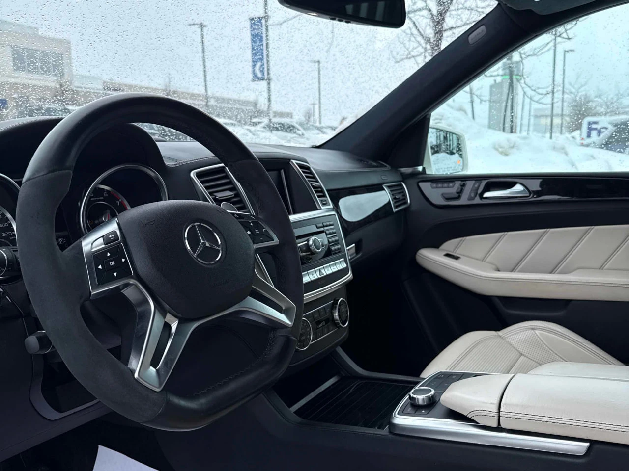 Mercedes-Benz ML 63 AMG * 360* ОБДУХВАНЕ* ПРЕДСТАВИТЕЛСТВО НА MERCEDES*  - изображение 7