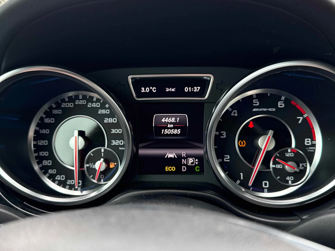 Mercedes-Benz ML 63 AMG * 360* ОБДУХВАНЕ* ПРЕДСТАВИТЕЛСТВО НА MERCEDES*  - изображение 8