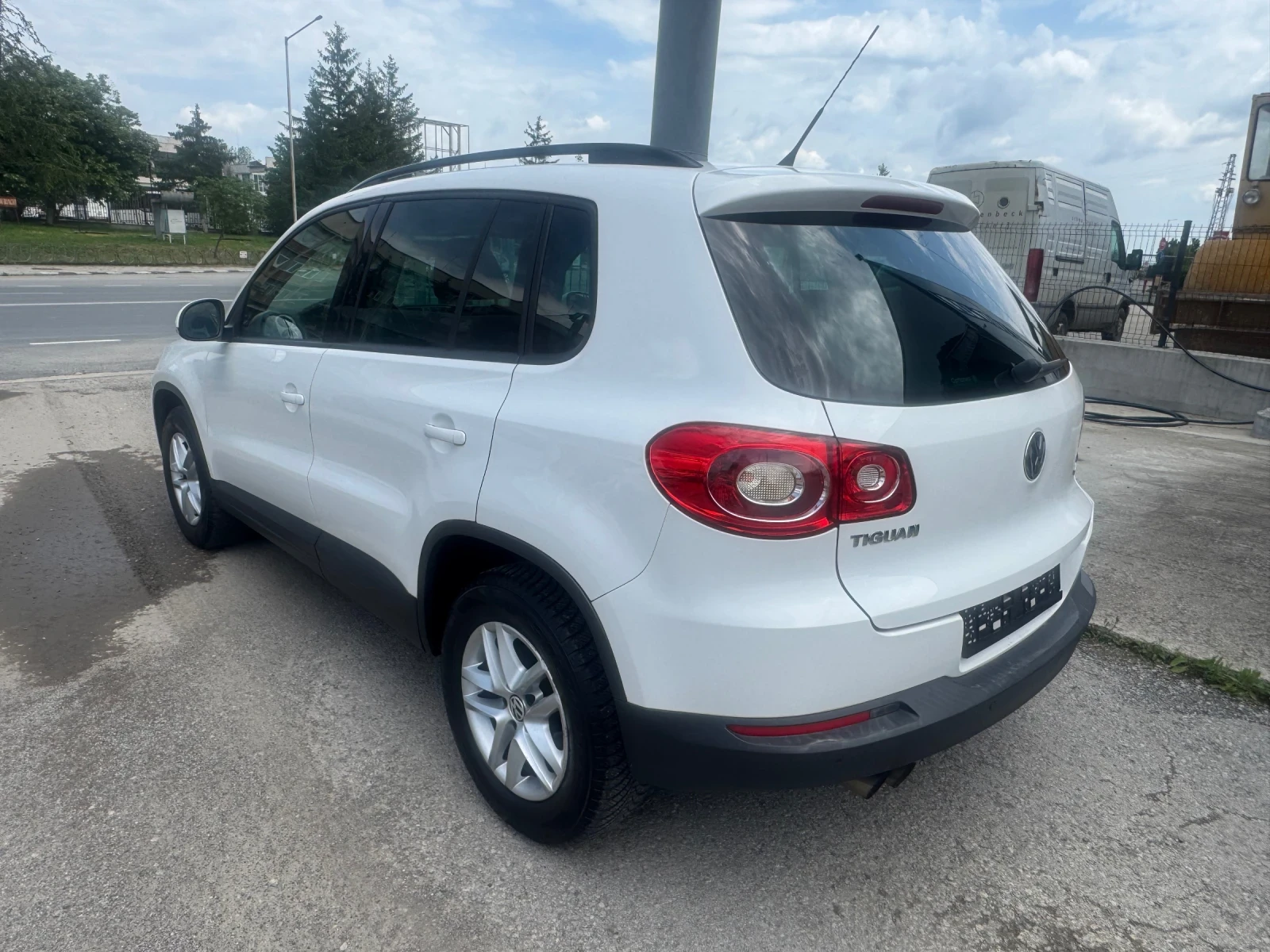 VW Tiguan 1, 4 бензин, снимка 6 - Автомобили и джипове - 54659180