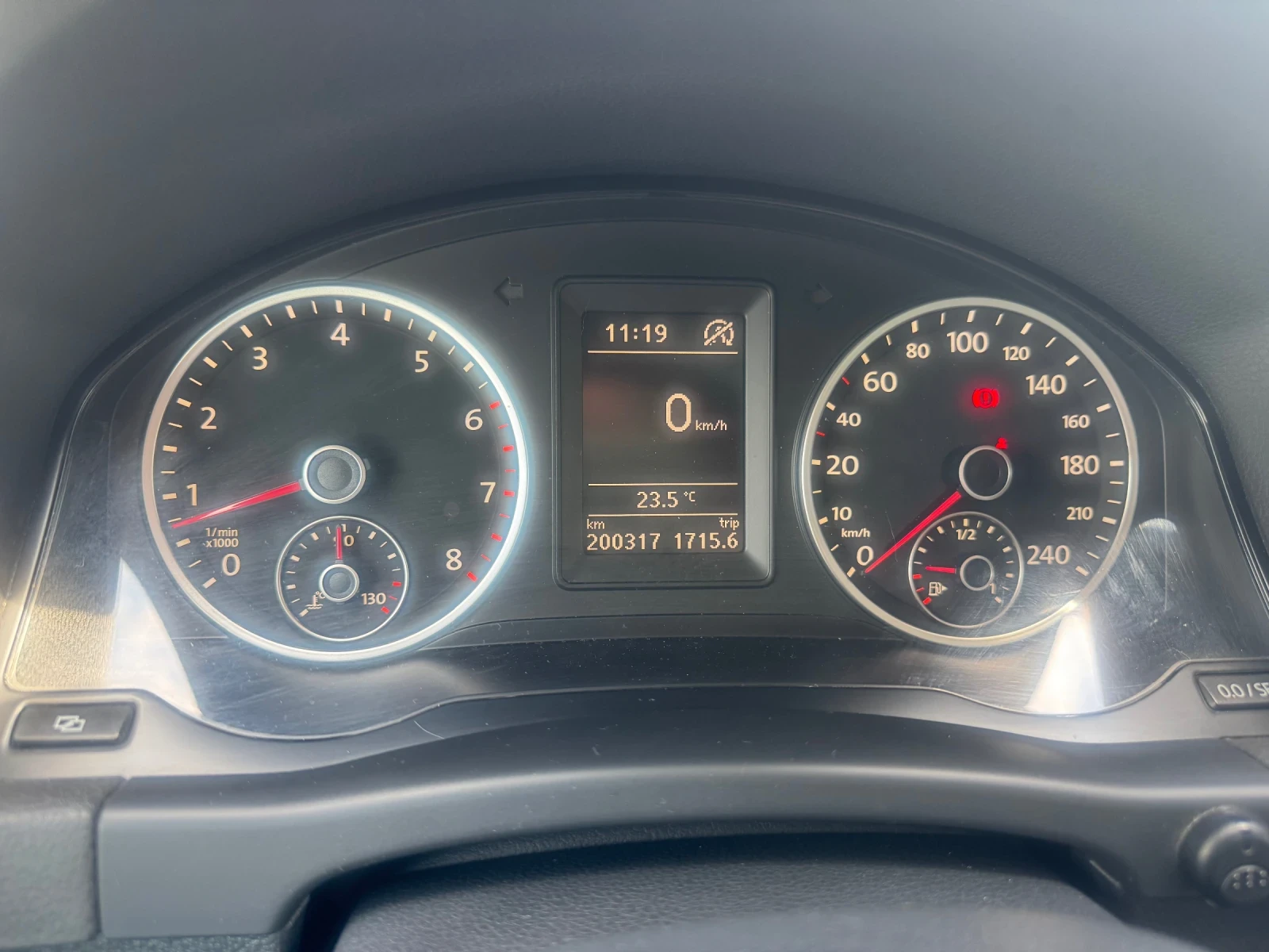 VW Tiguan 1, 4 бензин, снимка 14 - Автомобили и джипове - 54659180