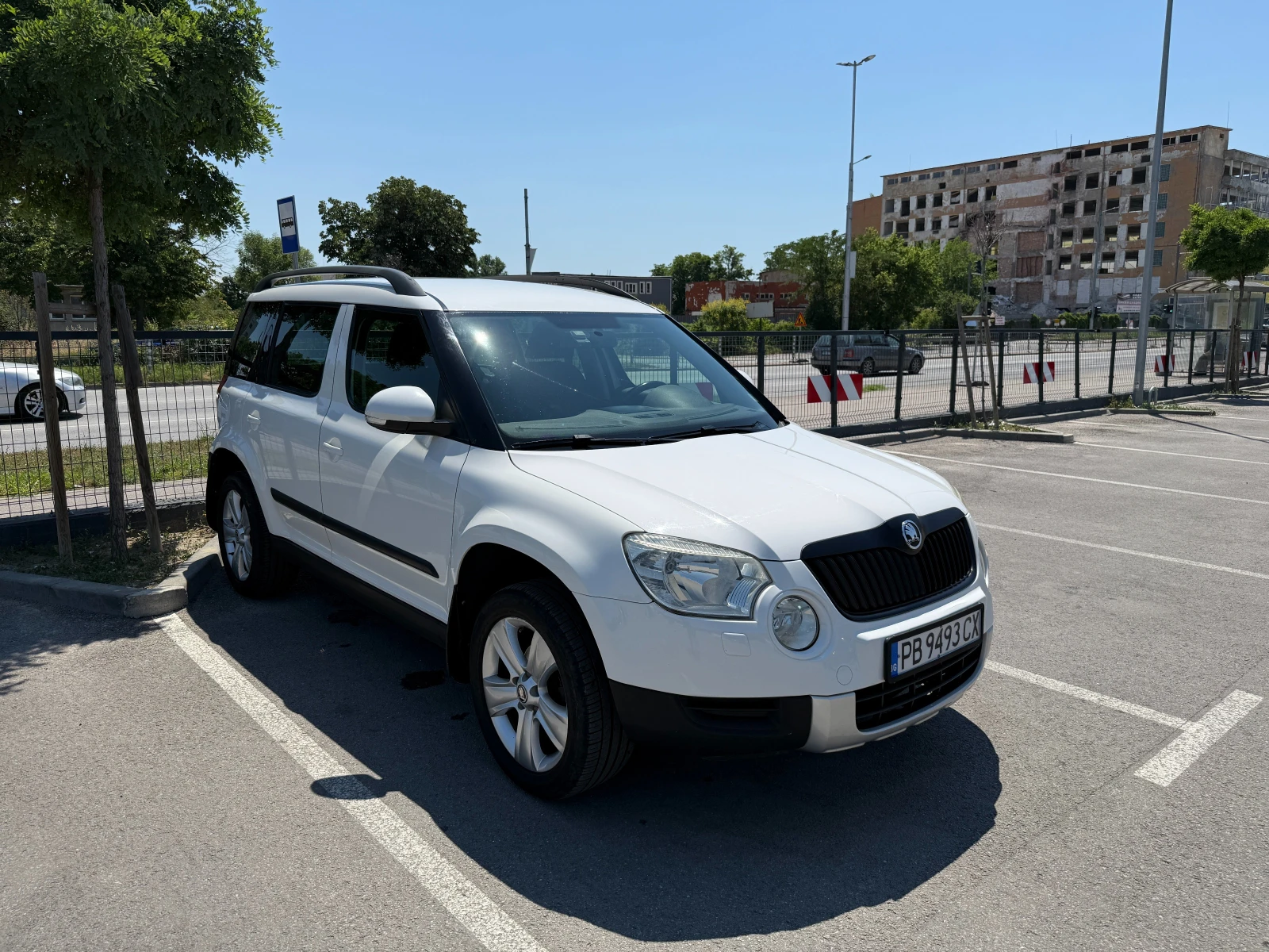 Skoda Yeti 2.0 TDI 4x4, снимка 3 - Автомобили и джипове - 54993641
