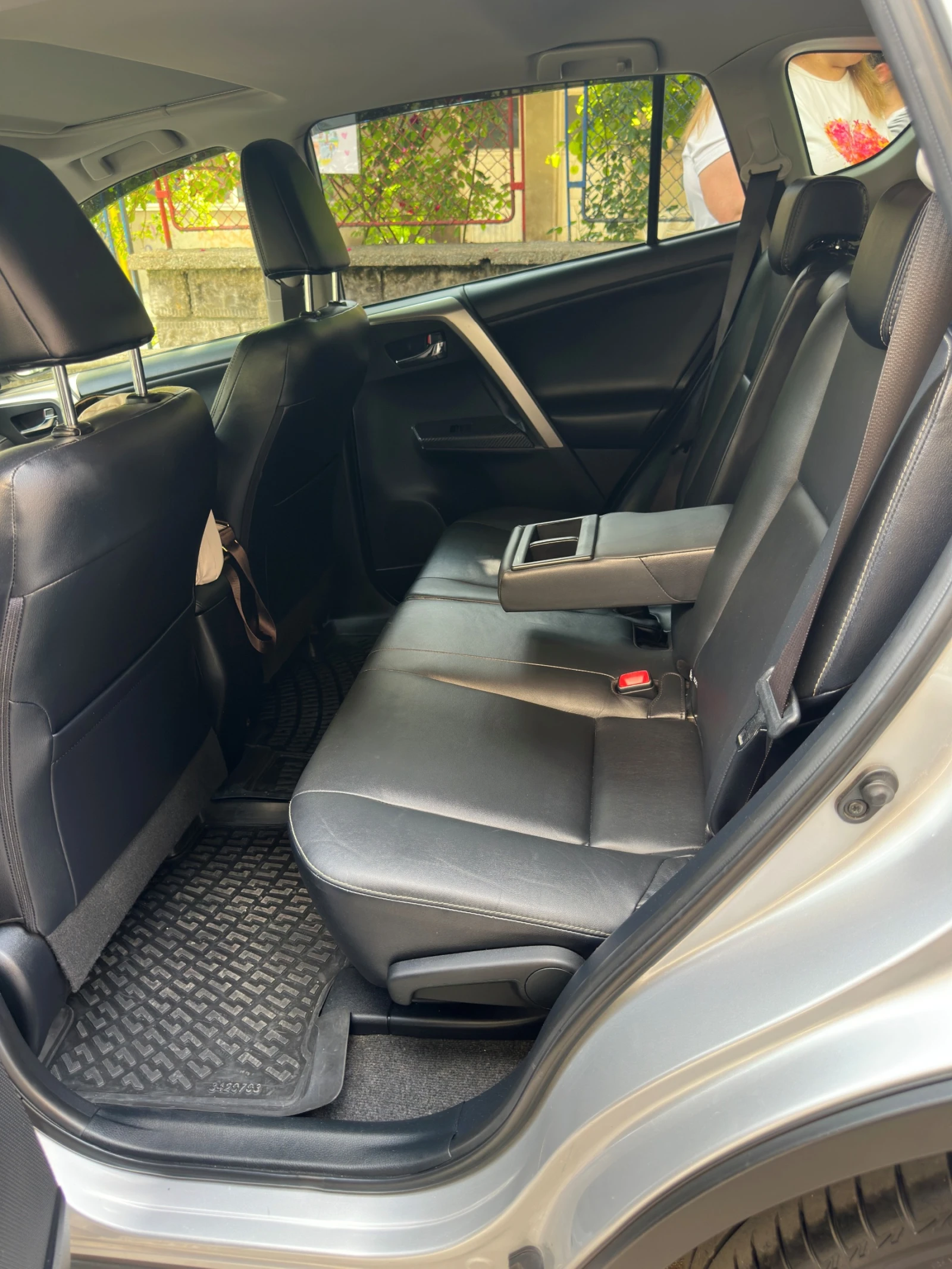 Toyota Rav4 Toyota Rav4 2.2D-4x4-AVTOMATIC-LED--CAMERA, снимка 8 - Автомобили и джипове - 55036910