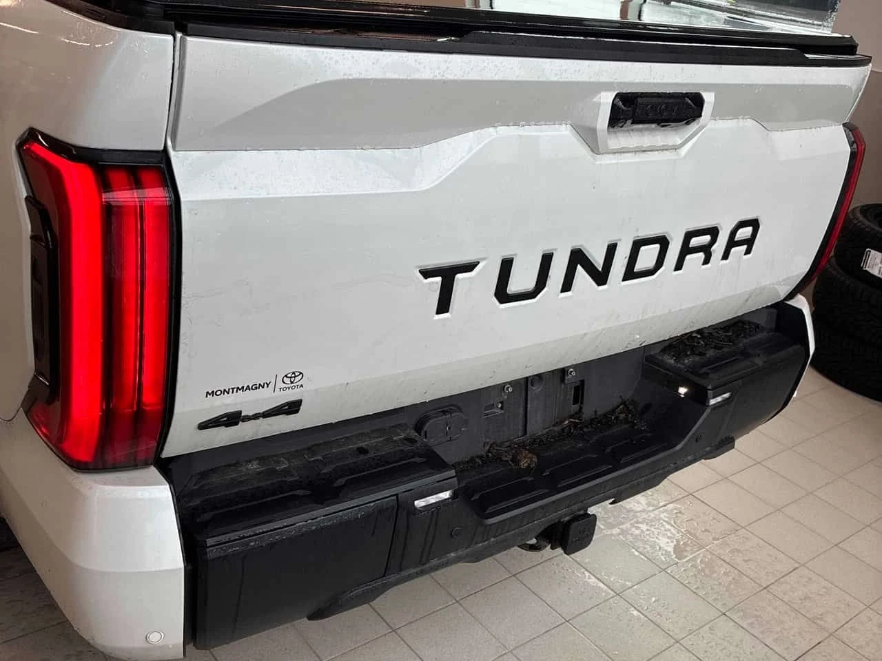 Toyota Tundra * 4x4* DISTRONIC* ОБУДХВАНЕ* , снимка 4 - Автомобили и джипове - 55133254