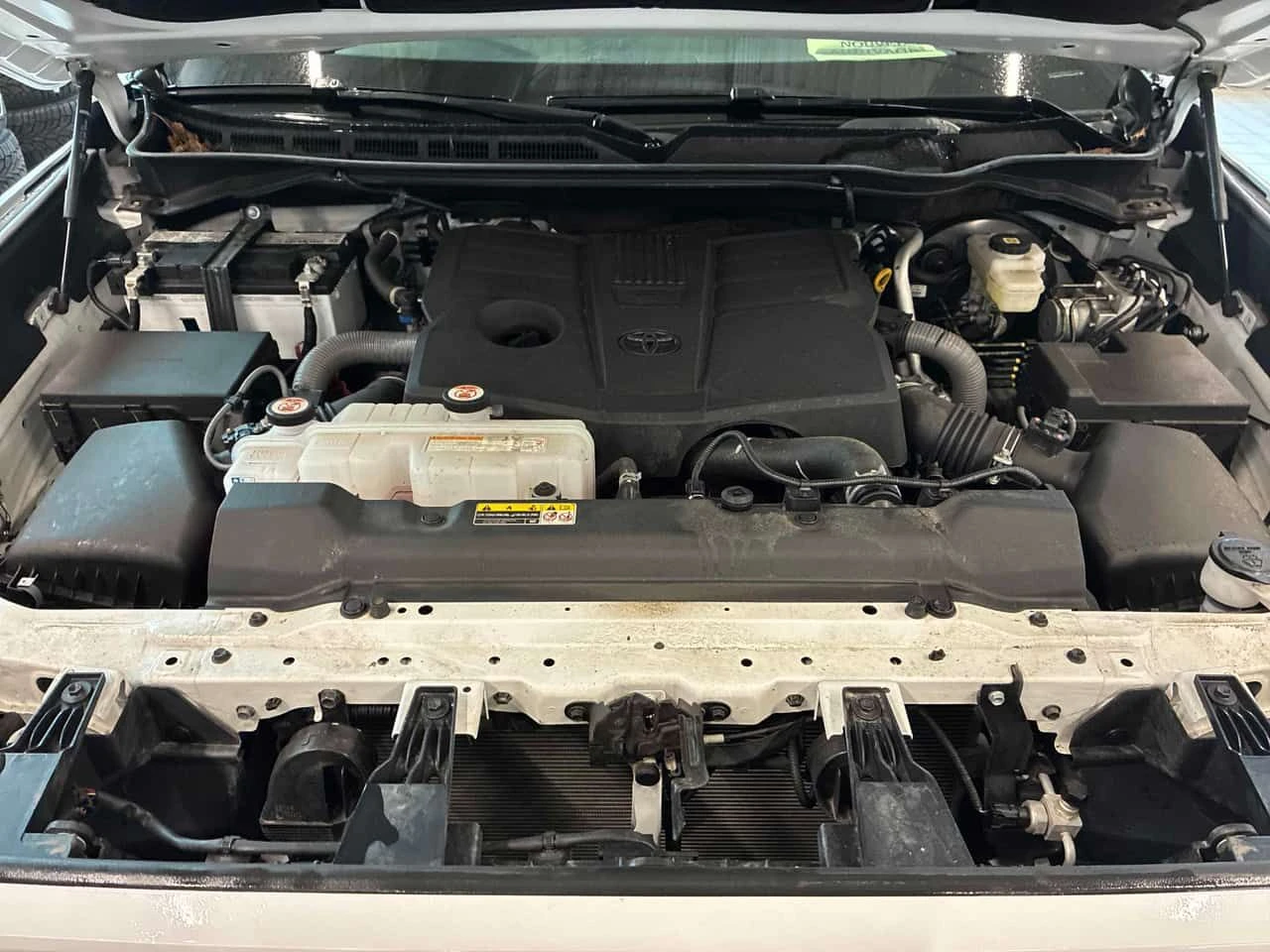Toyota Tundra * 4x4* DISTRONIC* ОБУДХВАНЕ* , снимка 10 - Автомобили и джипове - 55133254