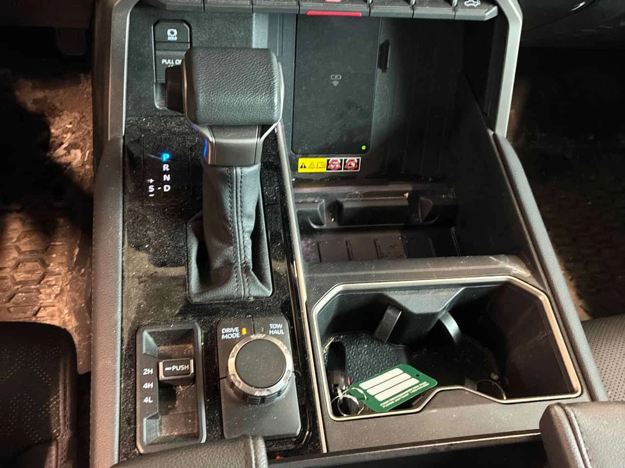 Toyota Tundra * 4x4* DISTRONIC* ОБУДХВАНЕ* , снимка 13 - Автомобили и джипове - 55133254