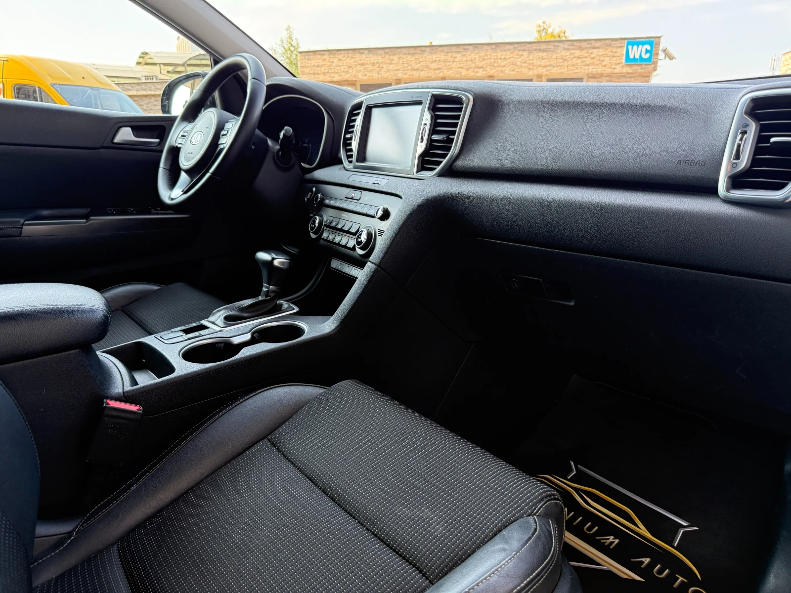 Kia Sportage 6 МЕСЕЦА ГАРАНЦИЯ/2.0CRDI 136к.с. 4х4 Реални Км!!!, снимка 11 - Автомобили и джипове - 55660381