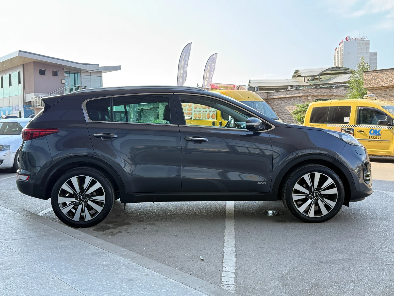 Kia Sportage 6 МЕСЕЦА ГАРАНЦИЯ/2.0CRDI 136к.с. 4х4 Реални Км!!!, снимка 5 - Автомобили и джипове - 55660381