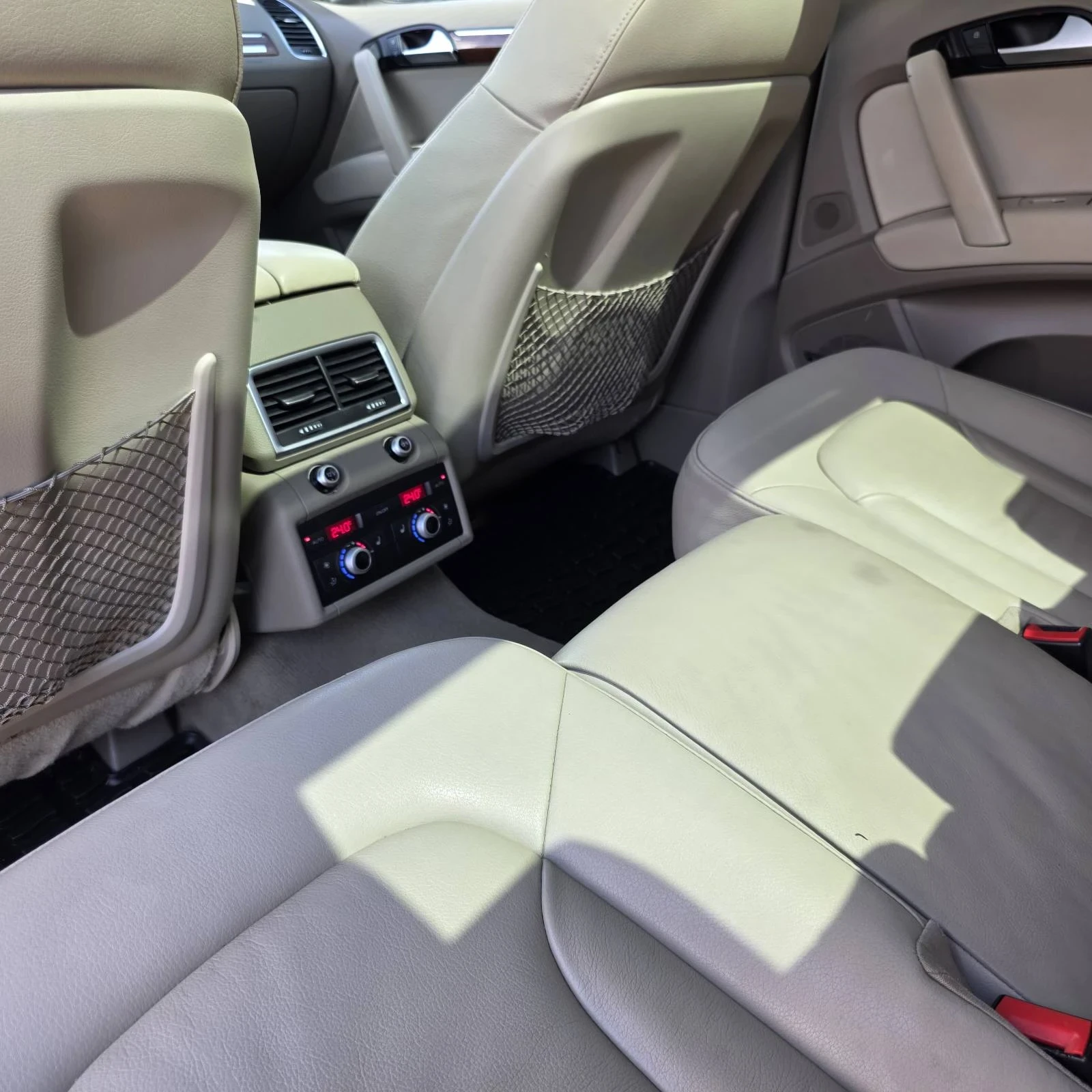 Audi Q7 Перфектен! Full Max!, снимка 14 - Автомобили и джипове - 55953882