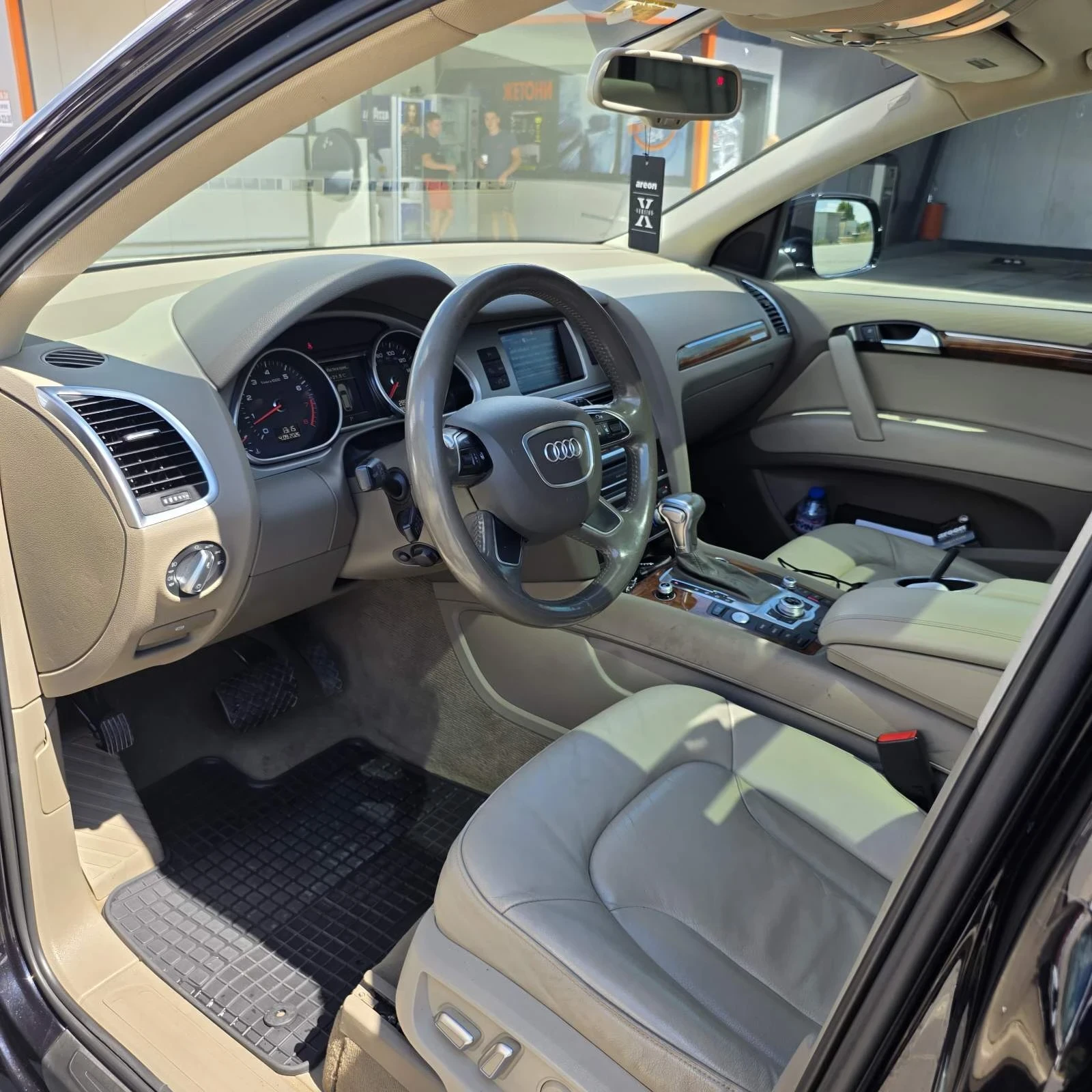 Audi Q7 Перфектен! Full Max!, снимка 9 - Автомобили и джипове - 55953882