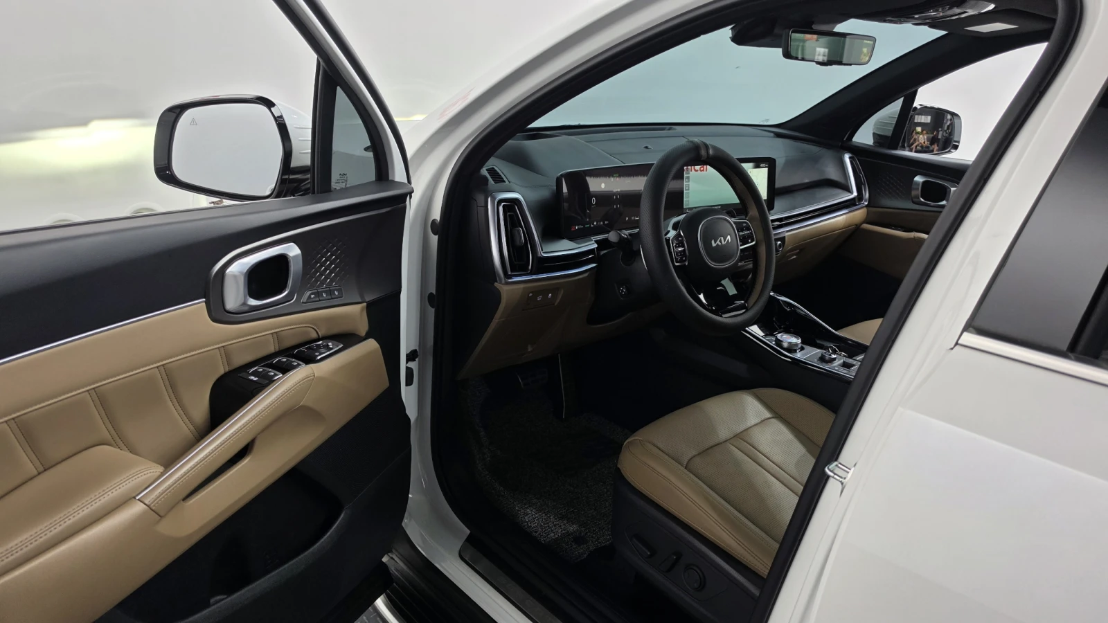 Kia Sorento SIGNATURE 2023* DIS* HUD* ОБДУХ* 360* PANO* КРАЙНА, снимка 8 - Автомобили и джипове - 56061059
