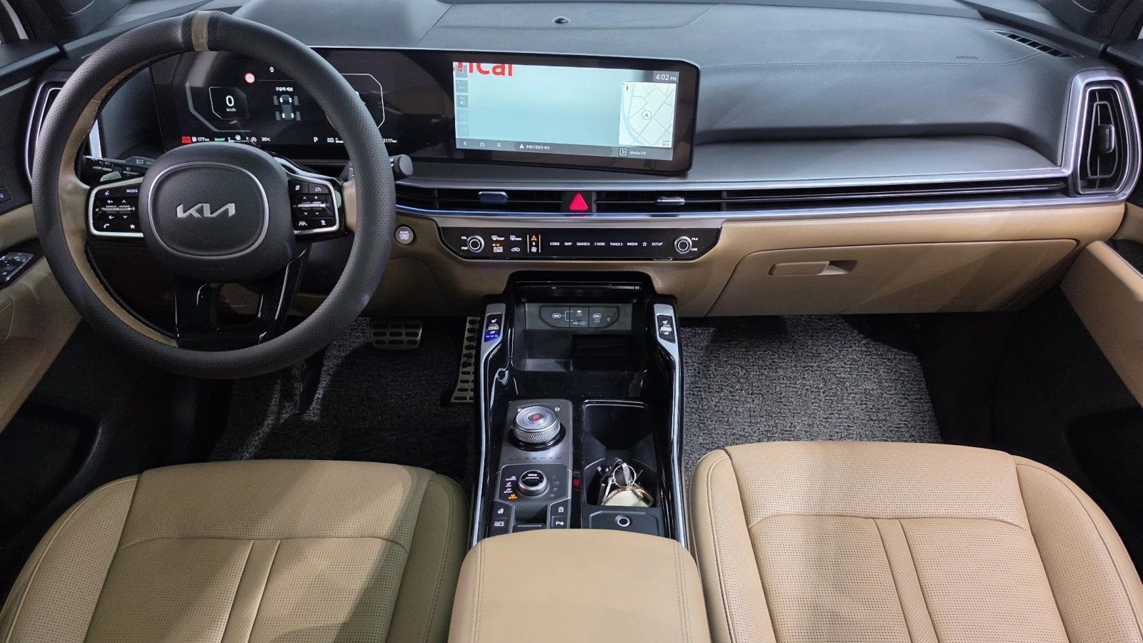Kia Sorento SIGNATURE 2023* DIS* HUD* ОБДУХ* 360* PANO* КРАЙНА, снимка 6 - Автомобили и джипове - 56061059