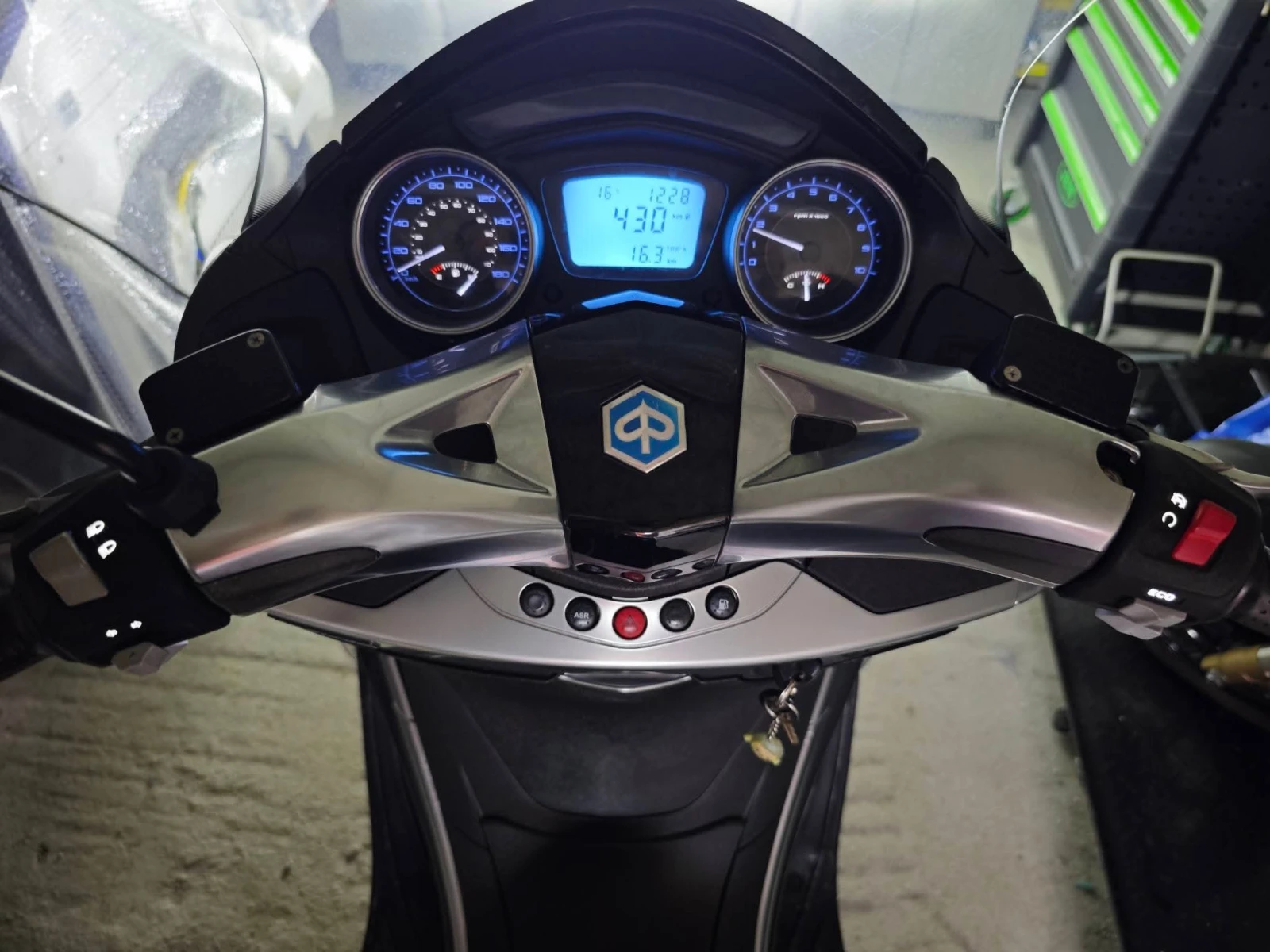 Piaggio X10 350i  ABS / ASR, снимка 12 - Мотоциклети и мототехника - 56549271