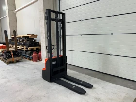 Електрокар Toyota стакер Tyro SHE100 li-ion, снимка 3