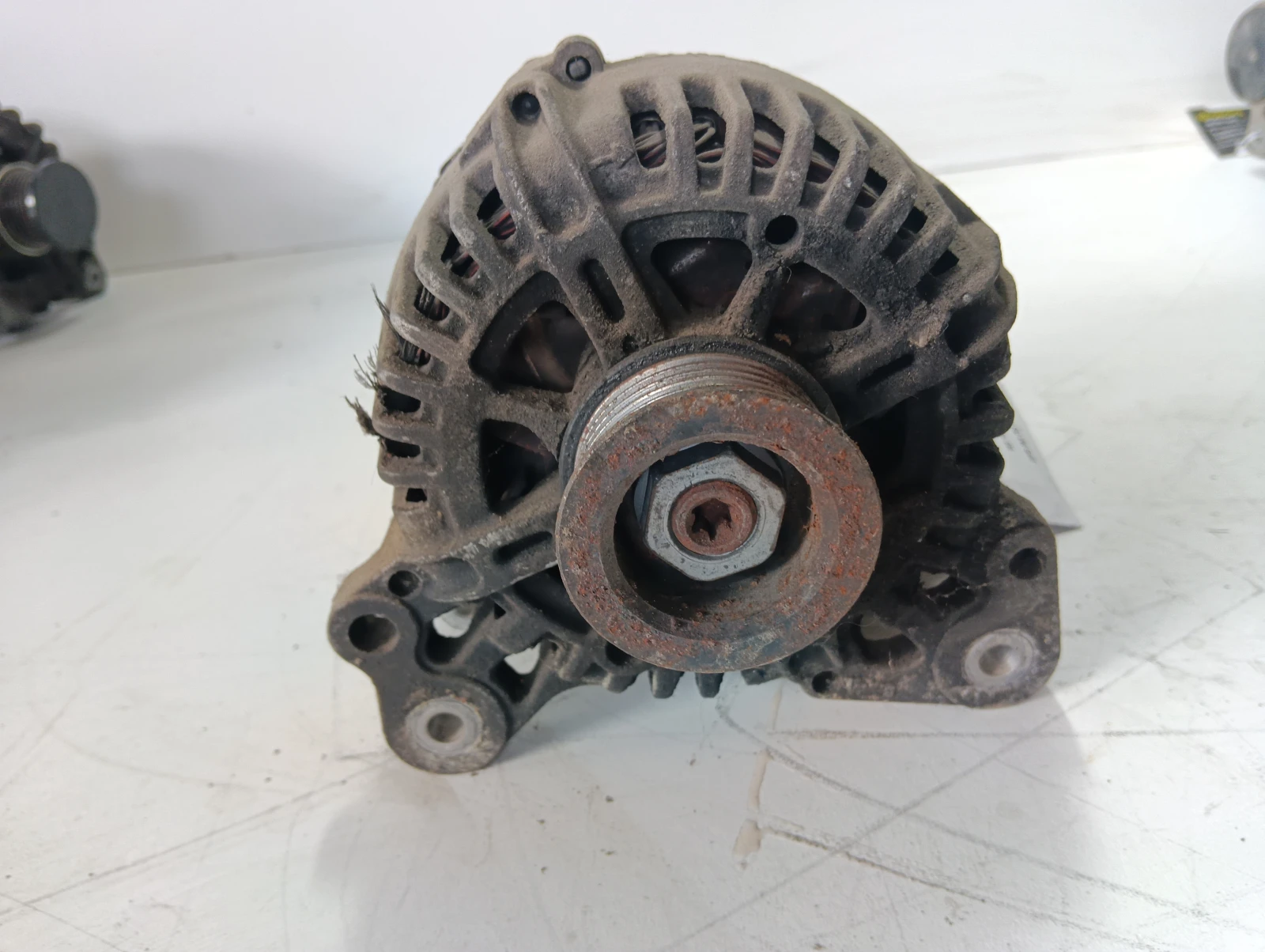 алтернатор 1.6 FSI VW Golf