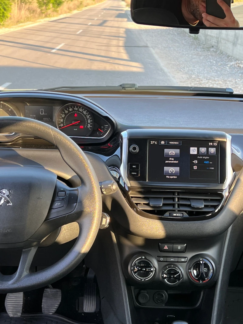 Peugeot 208 1.4 HDI, снимка 7 - Автомобили и джипове - 47418857