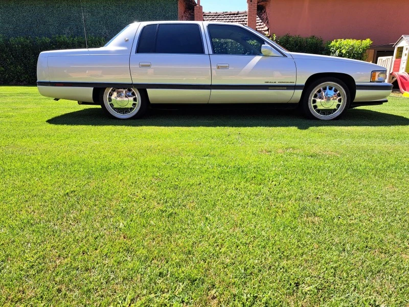 Cadillac Deville 4.6 V8 32v Concours, снимка 3 - Автомобили и джипове - 47099020