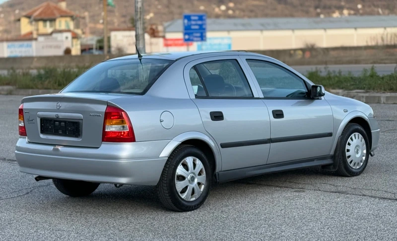 Opel Astra 1.6i 75к.с (Стария мотор) * Климатик* , снимка 6 - Автомобили и джипове - 48394901