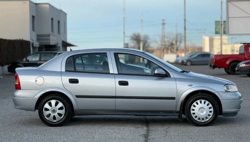 Opel Astra 1.6i 75к.с (Стария мотор) * Климатик* , снимка 8 - Автомобили и джипове - 48394901