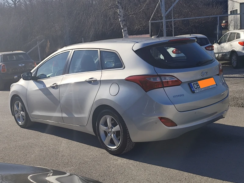 Hyundai I30 1.6CRDi* EURO6B* LED* NAVI* , снимка 6 - Автомобили и джипове - 49084574