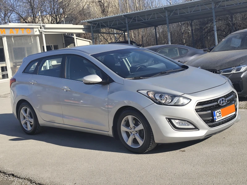 Hyundai I30 1.6CRDi* EURO6B* LED* NAVI* , снимка 3 - Автомобили и джипове - 49084574