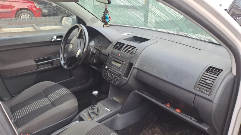 VW Polo 1.4 tdi COMFORDLINE италия, снимка 6 - Автомобили и джипове - 49164438