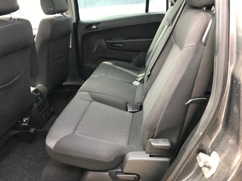 Opel Zafira 1.7cdti-6ск. Face, снимка 12 - Автомобили и джипове - 49281690